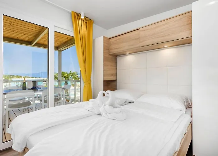 Mobile In By Pusca Bay Omišalj