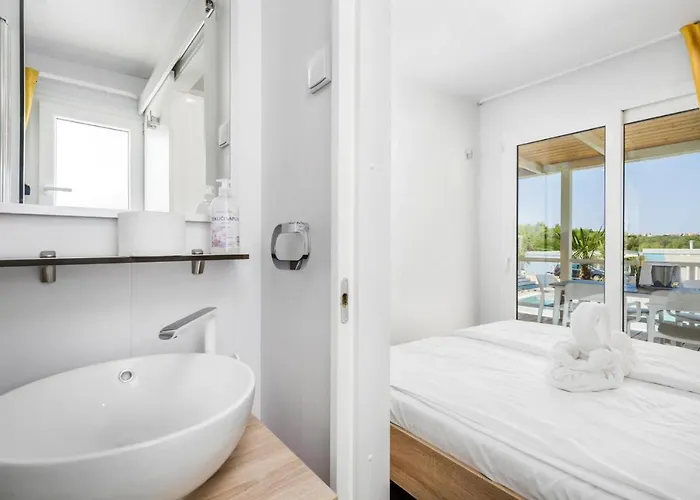 Mobile In By Pusca Bay * Omišalj