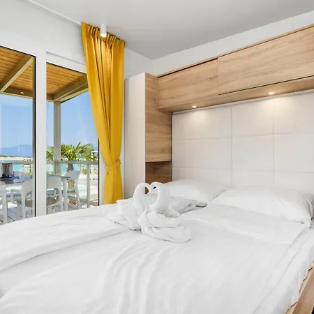 Mobile In By Pusca Bay Omišalj